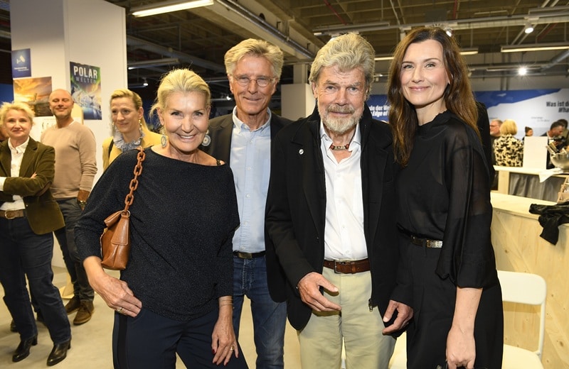 Nick Wilder mit Frau Christine Mayn und Reinhold Messner mit Frau Diane (Bild: Brauer Photos / Dominik Beckmann)
