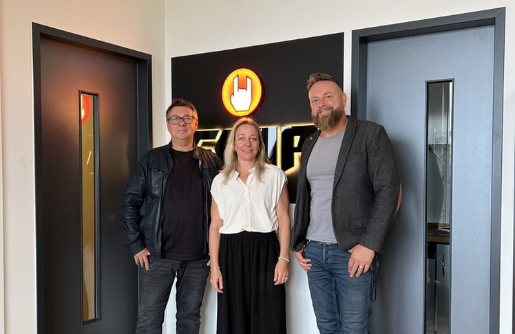 Arbeiten künftig zusammen: Fred Casimir (President whynow Europe & Managing Director EMP), Kati Lu Kühnberger (Chief Sales Officer EMP) und Tom Kuper (Managing Director EMP)