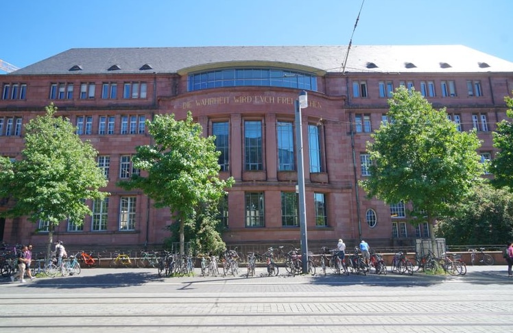 Die Universität Freiburg gehört ab 2027 neu zu Deutschlands Exzellenzuniversitäten und erhält zusätzliche Förderung für ihre Spitzenforschung.
