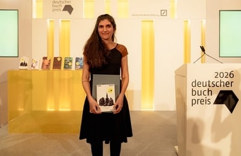 Shida Bazyar gewinnt mit "Die Lücken" Deutschen Buchpreis 2026
