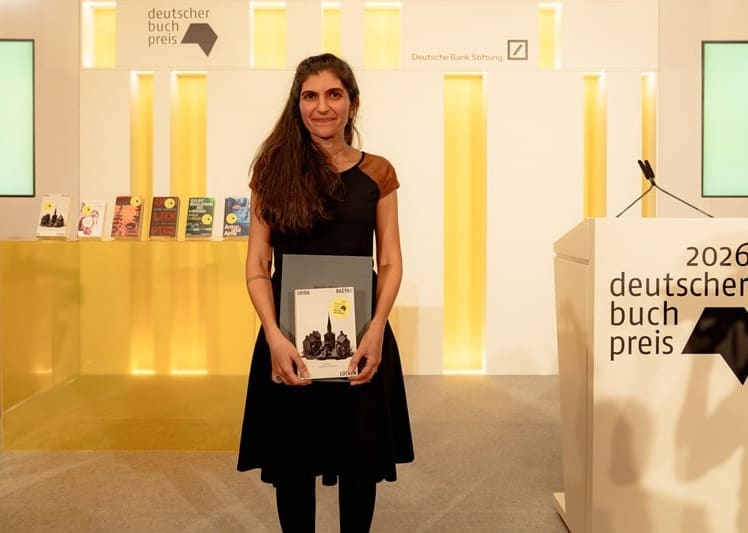 Shida Bazyar gewinnt mit "Die Lücken" Deutschen Buchpreis 2026