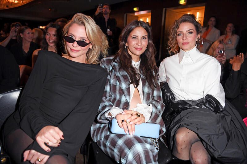 Valentina Pahde, Chryssanthi Kavazi und Eva Padberg (v. l.) bei der ABOUT YOU Opera 2026 im Berliner Admiralspalast. © BrauerPhotos/F. Seidel