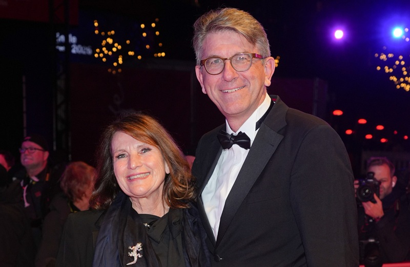 Kulturstaatsminister Wolfram Weimer und Christiane Goetz-Weimer am 12. Februar 2026 auf dem Roten Teppich der Berlinale-Eröffnungsgala (Bild: Brauer Photos / J. Harrell)