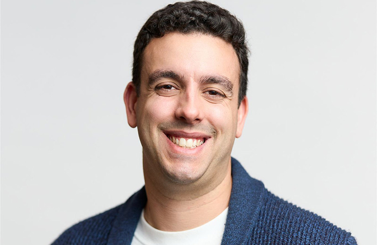 "Wenn wir die medizinische Aufmerksamkeit wieder auf den Menschen lenken wollen, müssen wir die Technik im Hintergrund verschwinden lassen" dieses Ziel verfolgt Heidi Health-Gründer Dr. Tom Kelly. © Heidi Health