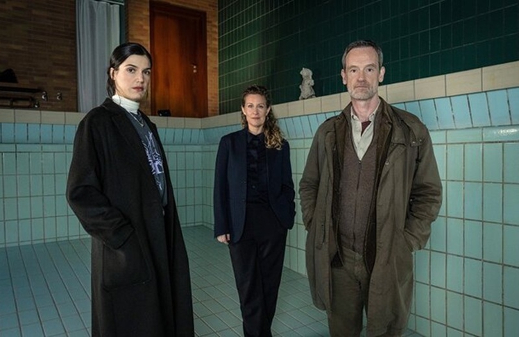 Das erste gemeinsame Foto von Sophia Mercedes Burtscher, Alessija Lause und Jörg Hartmann, die derzeit eine neue "Tatort"-Episode in Dortmund, Köln und Umgebung drehen