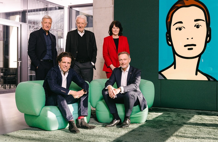 Von links nach rechts; oben: Jerry Buhlmann, Dr. Peter Haller und Anke Schäferkordt. Unten: Florian Haller, Christian Lindner – nicht auf dem Bild: Christoph Jung