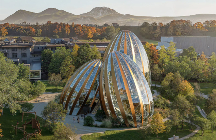 In den riesigen Eiern aus Glas und Metall sollen Kakaogewächshäuser untergebracht werden. © Visualisierung vom Verein Gruyère-Chocolat, Urban Project