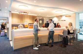 Deutsche Bahn richtet Reisezentren und Lounges neu aus