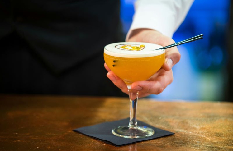 Der Pornstar Martini entwickelt sich zum wichtigsten Trendcocktail 2026 und löst den Espresso Martini in Bars zunehmend ab.