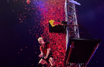 Red Bull Jump & Run: Zweites Level gemeistert