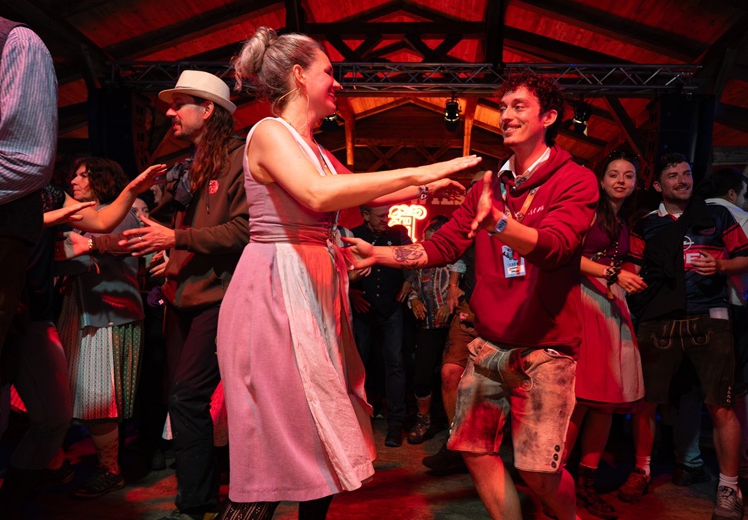 Neue BayTM-Kampagne will 365 Tage Festivalgefühl vermitteln