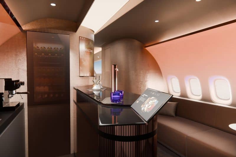 Detailansicht der integrierten Arbeitsfläche: Materialien, Interface und Funktion greifen nahtlos ineinander. © Designworks/Lufthansa Technik