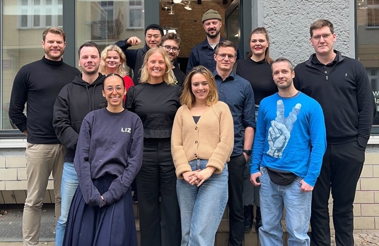 Das Team von LIZ Smart Office um Franzisca Engels (fünfte von links) hilft Unternehmen, den modernen Büro-Alltag möglichst effizient zu gestalten