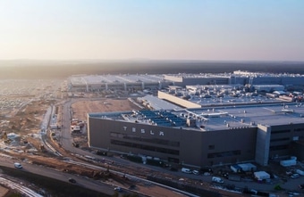 Tesla Grünheide: Mehr Gewinn, mehr Jobs und eigene Batteriezellen