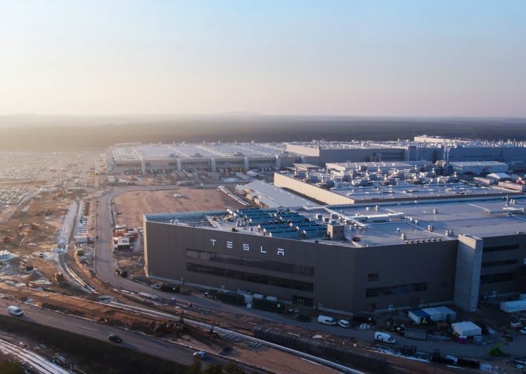 Tesla Grünheide: Mehr Gewinn, mehr Jobs und eigene Batteriezellen