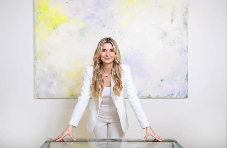 "Ich bin nicht gegen Altern – ich bin für gutes, gesundes Altern", stellt Dr. Britta Kühlmann heraus. "Eine 50-Jährige muss nicht aussehen wie 25. Aber sie kann gesund, fit und strahlend sein."