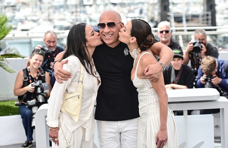Vin Diesel beim nachmittäglichen Fotocall mit Michelle Rodríguez (links) und Jordana Brewster (Bild: Brauer Photos / O. Walterscheidt)