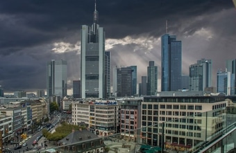 DAX-Unternehmen starten mit Umsatzminus ins Jahr 2026