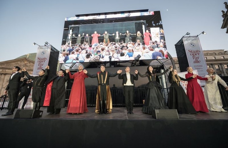 Live-Übertragung von Giuseppe Verdis "Nabucco“ bei "Staatsoper für alle“ auf dem Berliner Bebelplatz. © BMW Group