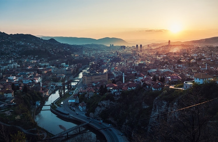 Wer in der Hauptstadt von Bosnien und Herzegowina Urlaub macht, der gibt der Erhebung zufolge im Schnitt am wenigsten Geld aus. © Wikipedia Commons, Michal Huniewic
