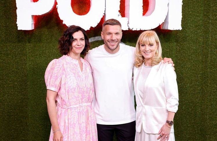 Wiebke Schodder, Director Nonfiction DACH bei Netflix, Lukas Podolski und Katja Hofem, Vice President DACH bei Netflix, bei der Premiere von "POLDI".