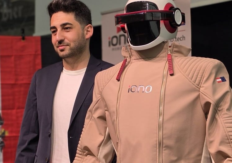 IONO Robotics präsentiert humanoiden Roboter "WORKMATE" in Linz