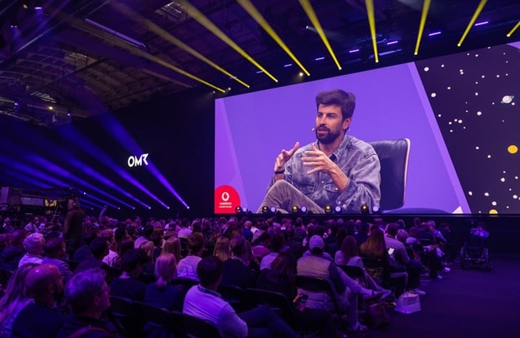 Gerard Piqué beim OMR Festival 2025: Der Ex-Fußballstar und Unternehmer treibt mit Formaten wie der Kings League die Verbindung von Sport und Entertainment voran. 2026 wird mit Tom Brady – siebenfacher Super-Bowl-Gewinner und Unternehmer – erneut internationale Sportprominenz erwartet.