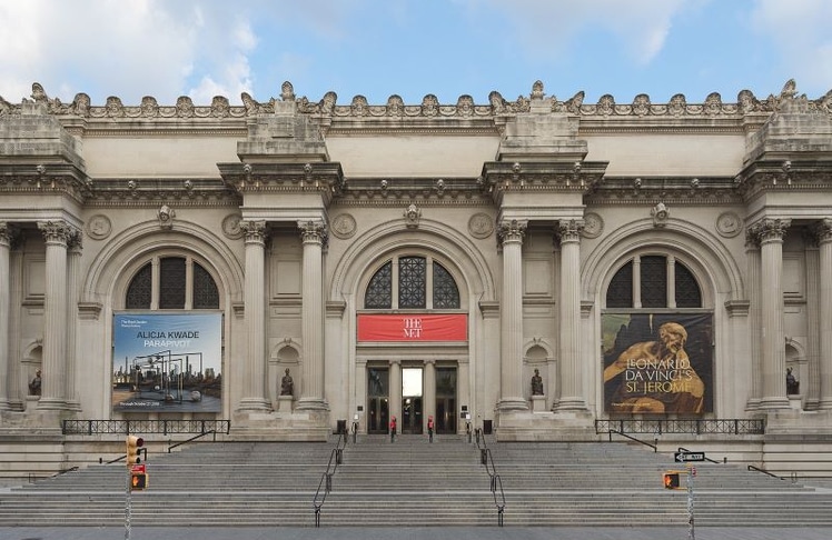 Das Zentrum der Modewelt: Im Metropolitan Museum of Art trafen bei der Met Gala 2026 visionäre Designs auf klassische Kunstwerke.
