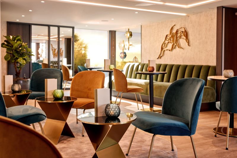 Das "Café Vienna“ an Bord der AMADEUS Riva bietet Kaffeehauskultur und süße Spezialitäten im Rahmen der Flusskreuzfahrt. © Lueftner Cruises/Amadeus