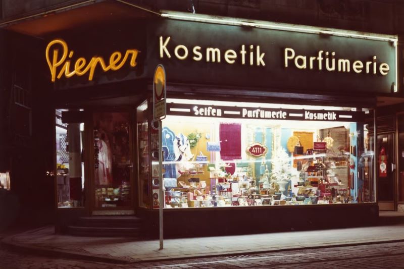 Historische Aufnahme einer Filiale der Parfümerie Pieper: Das 1931 gegründete Traditionsunternehmen zählt zu den bekanntesten Parfümerieketten Deutschlands und hat nach der Insolvenz einen neuen Eigentümer gefunden. © Pieper