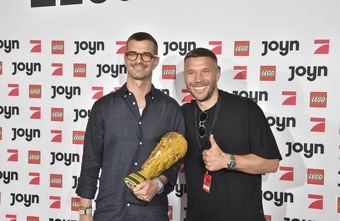 LEGO Arena Show: Podolski, Joko und zahlreiche Promis feiern in München