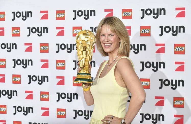 Monica Ivancan gehörte zu den prominenten Gästen der LEGO Arena Show, die Sport, Entertainment und WM-Stimmung in München zusammenbrachte.