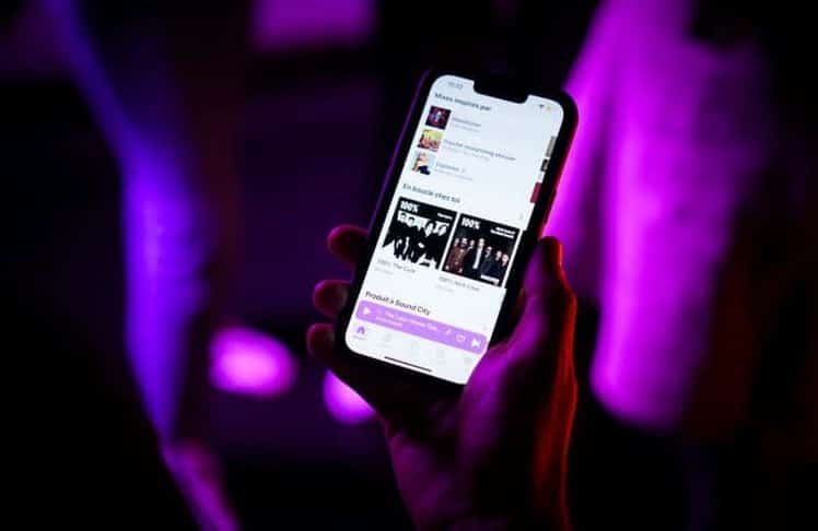 KI-generierte Songs finden sich inzwischen in Millionen Playlists – oft ohne dass Nutzer:innen davon wissen.