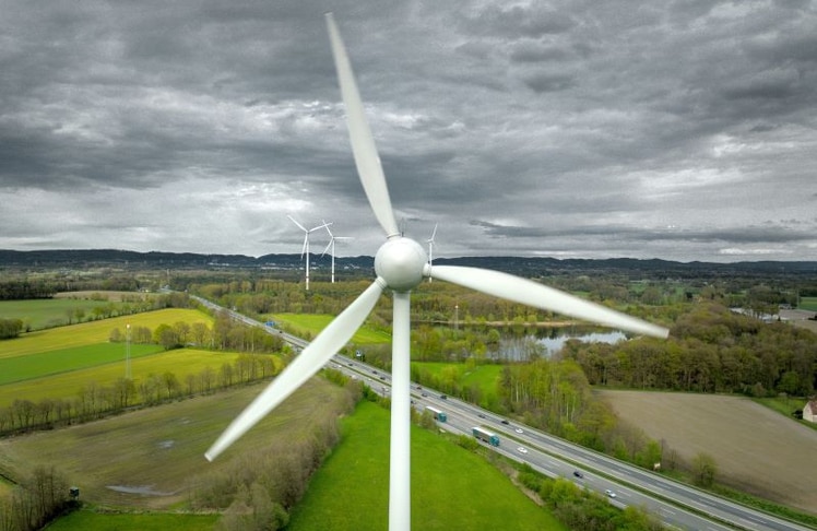 Erneuerbare Energien zählen zu den sichtbarsten Folgen der Umwelt- und Energiepolitik der vergangenen vier Jahrzehnte.