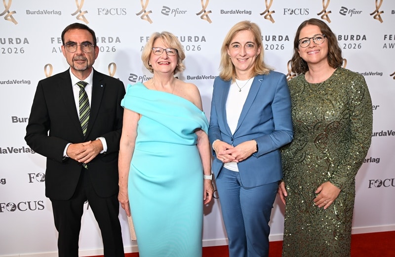 Klaus Holetschek, Dr. Heidrun Thaiss, Nina Warken und Dr. Sabine Markmiller (Bild: Brauer Photos / O. Walterscheid)