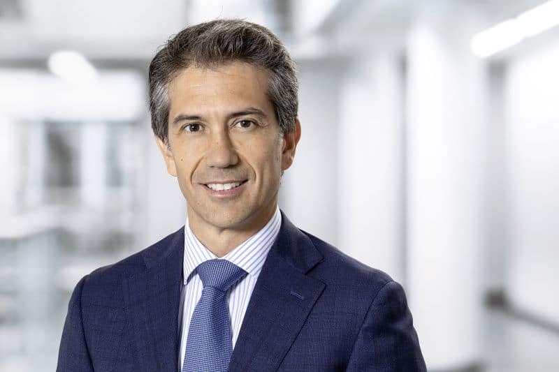 Juan Santamaría führt HOCHTIEF zurück in den DAX: Der Baukonzern ersetzt die Porsche Automobil Holding im deutschen Leitindex. © HOCHTIEF