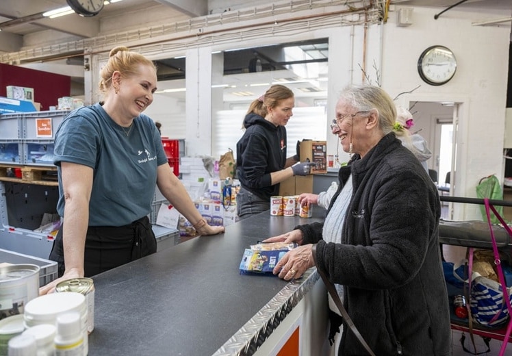 Goldene Bild der Frau: Plakate für Alltagsheldinnen