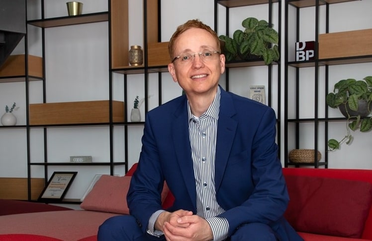 "Die Shopping Journey wird weniger emotional, da Agenten Kaufentscheidungen treffen. Wir treten in das 'Branding im Perfomance-Zeitalter' ein, in dem nur starke Marken im AI-Marketing stark sein können", glaubt Markus Caspari, Head of Performance Marketing & Digital Consulting bei dentsu Germany