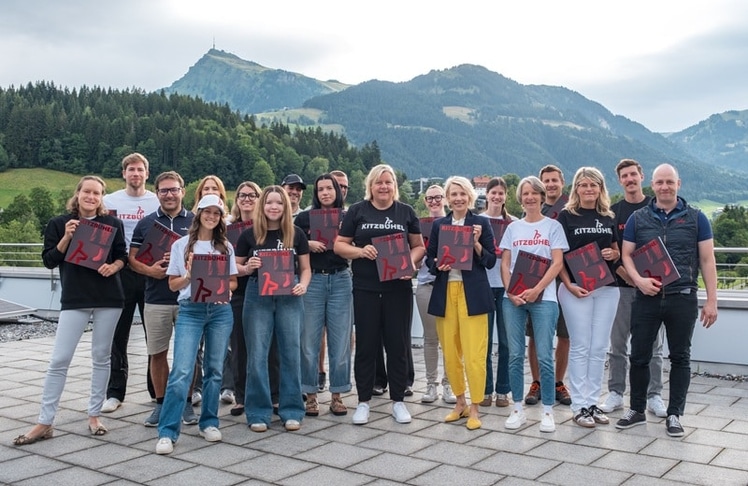 Freude bei der Redaktion des Kitzbühel Magazin, das kürzlich mit einem German Brand Award gewürdigt wurde