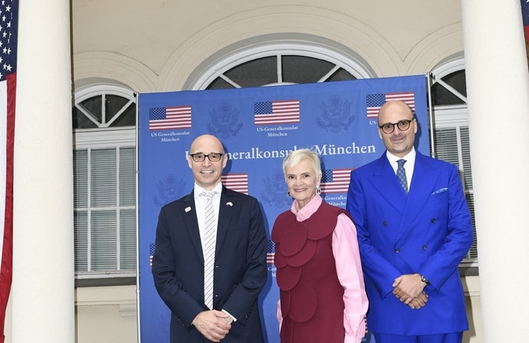 Dr. James Miller, US-Generalkonsul in München, gemeinsam mit Fürstin Gloria von Thurn und Taxis und deren Sohn Fürst Albert von Thurn und Taxis bei der Independence Day Reception des US-Konsulats in München am Mittwoch, 01. Juli 2026