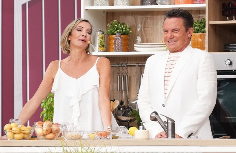 Tanja Lasch und Stefan Mross in der Showküche (Bild: Brauer Photos / G. Hofer)