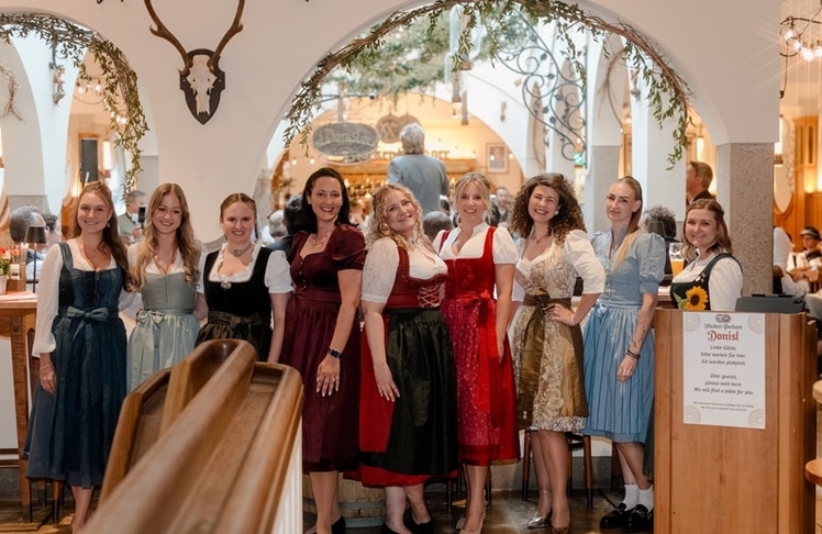 Die Kandidatinnen vor...