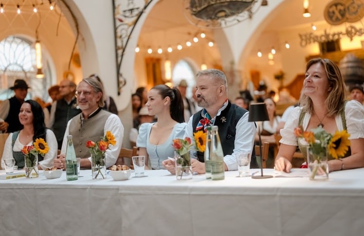 Die Jury: Ingrid Böhm, Dr. Christian Rupprecht, Yase Lion, Adrian Runhoff und Anja Berger