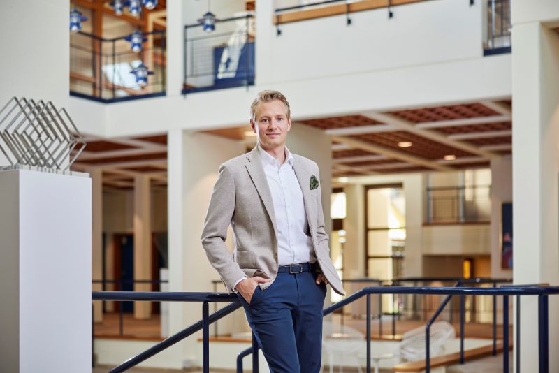 Felix Freund, Geschäftsführer der awk AUSSENWERBUNG GmbH, zur strategischen Übernahme von PoolOne Giant Media. © © Berlin & Cramer