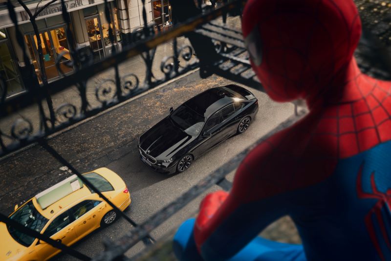 Spider-Man und der neue BMW iX3 stehen im Mittelpunkt der internationalen Kommunikation zur Einführung der Neuen Klasse. © BMW Group
