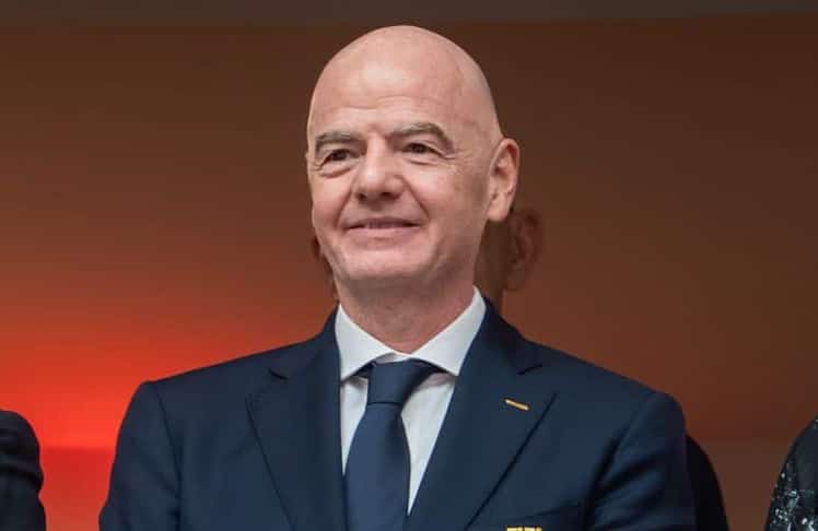 FIFA-Präsident Gianni Infantino treibt den geplanten Milliarden-Deal voran. Mit einer neuen Vermarktungsgesellschaft sollen Investoren in die kommerziellen Rechte des Weltfußballverbands einsteigen.