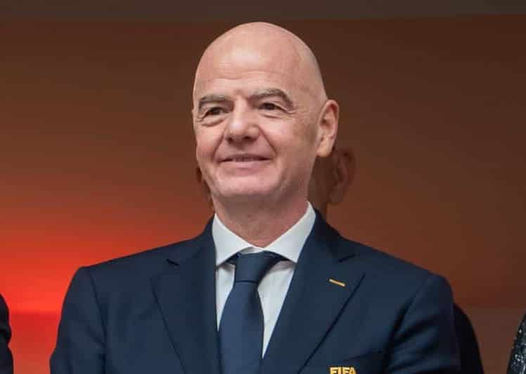 Was ist der Fußball wert? FIFA plant Milliarden-Deal