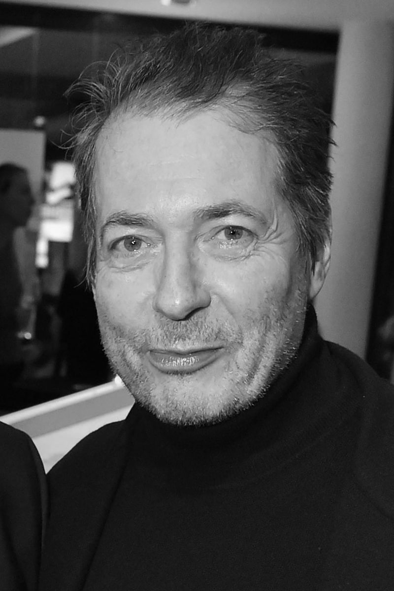 Mario Mendryzcki bei der Vernissage "Klanglandschaften" von Djamila Fierek im Steinway & Sons in München, Mitte März 2026 (Bild: Brauer Photos / G. Nitschke)