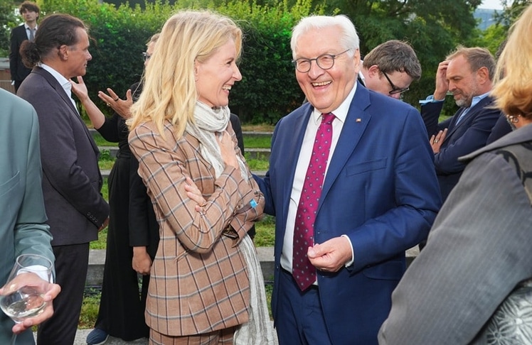 Maria Furtwängler und Bundespräsident Frank-Walter Steinmeier am Dienstag, 07. Juli 2026 beim Fest der Produktionsallianz am Berliner Kanzleramt
