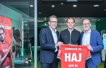 Flughafen Hannover eröffnet Fußball-Zone im Terminal